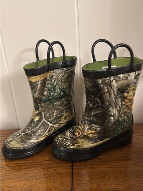 Mossy oak camo boots